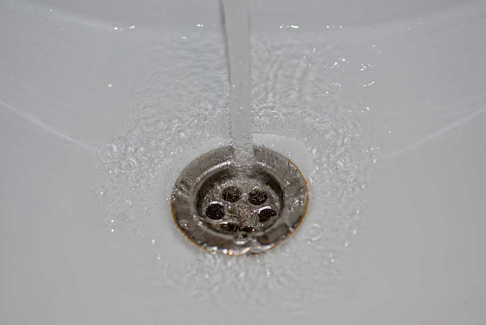 A2B Drains provides services to unblock blocked sinks and drains for properties in Grantham.